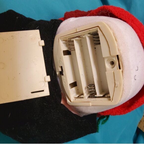 2005 Peanuts Christmas Plush Charlie Brown - Picture 8 of 8